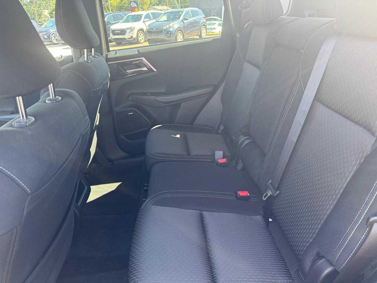 2025 Mitsubishi Outlander ES 4dr S-AWC Photo