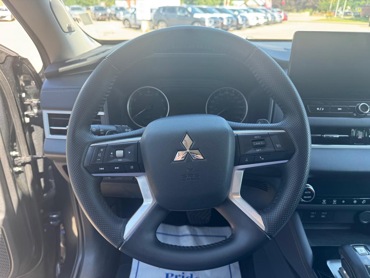 2025 Mitsubishi Outlander ES 4dr S-AWC Photo