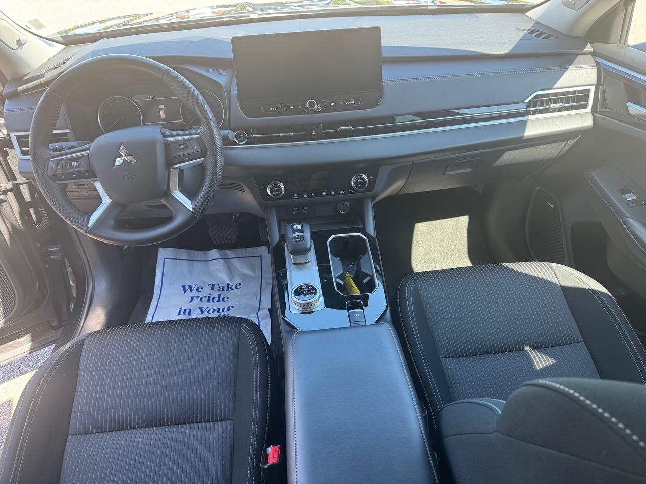 2025 Mitsubishi Outlander ES 4dr S-AWC Photo