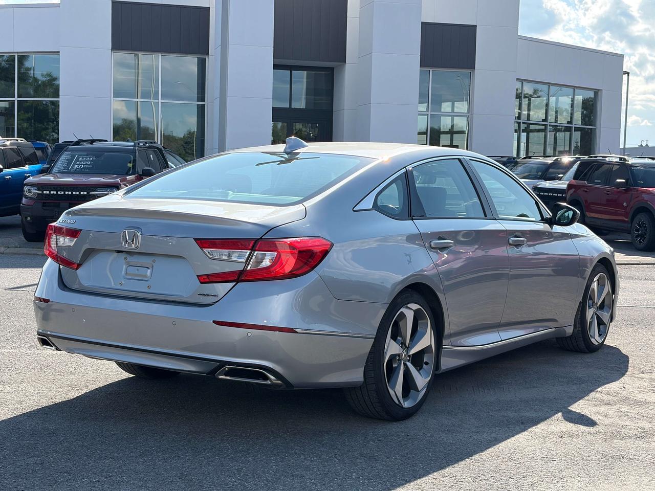 2019 Honda Accord Touring 1.5T (CVT) 4dr Sedan Photo