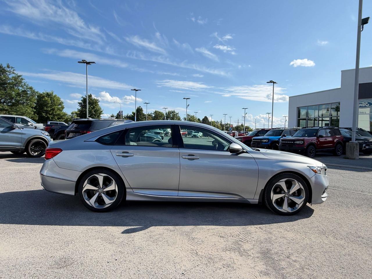 2019 Honda Accord Touring 1.5T (CVT) 4dr Sedan Photo