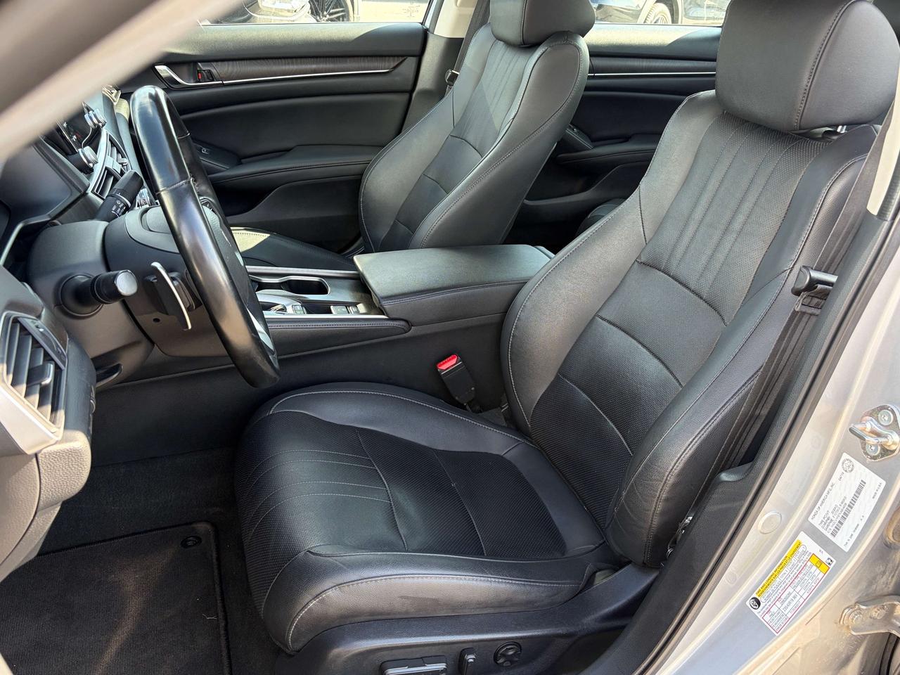 2019 Honda Accord Touring 1.5T (CVT) 4dr Sedan Photo