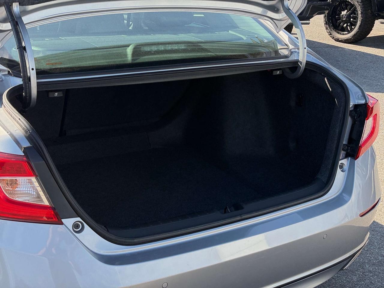 2019 Honda Accord Touring 1.5T (CVT) 4dr Sedan Photo