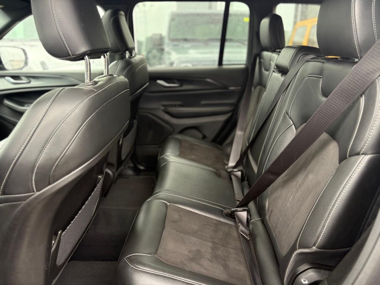 2023 Jeep Grand Cherokee Laredo 4dr 4x4 Photo
