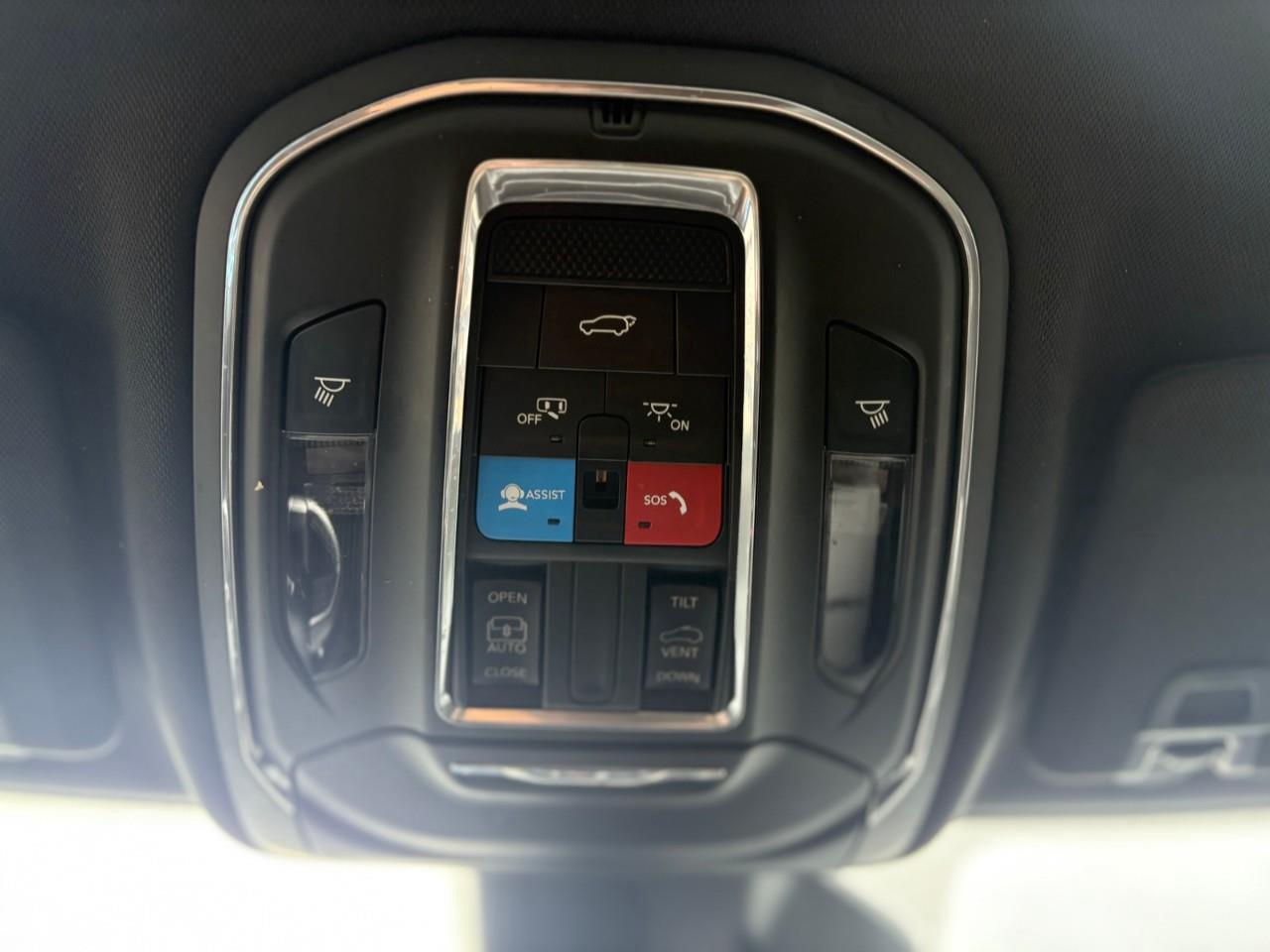 2023 Jeep Grand Cherokee Laredo 4dr 4x4 Photo