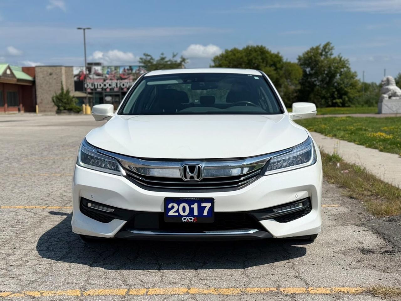 2017 Honda Accord Touring Photo