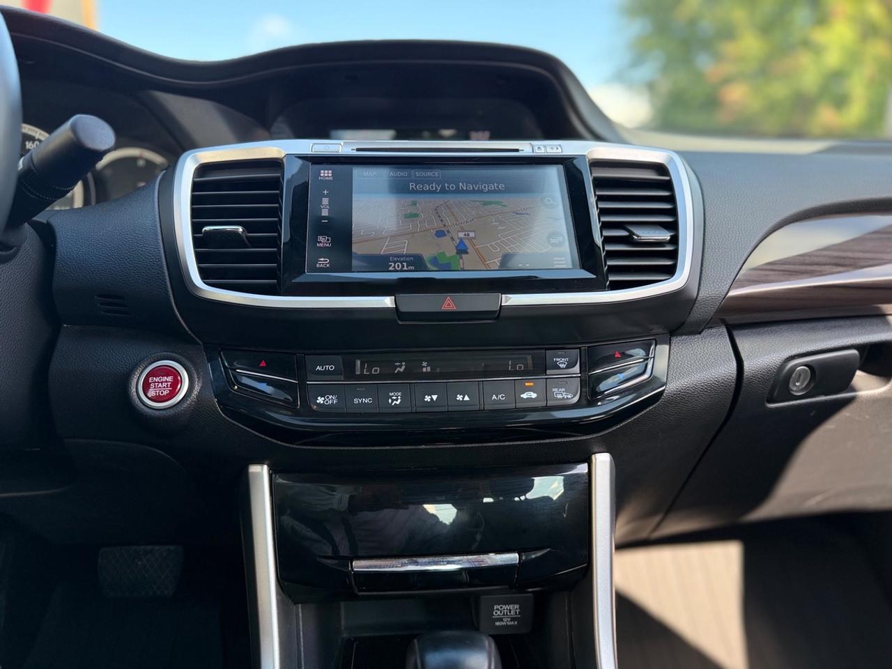 2017 Honda Accord Touring Photo