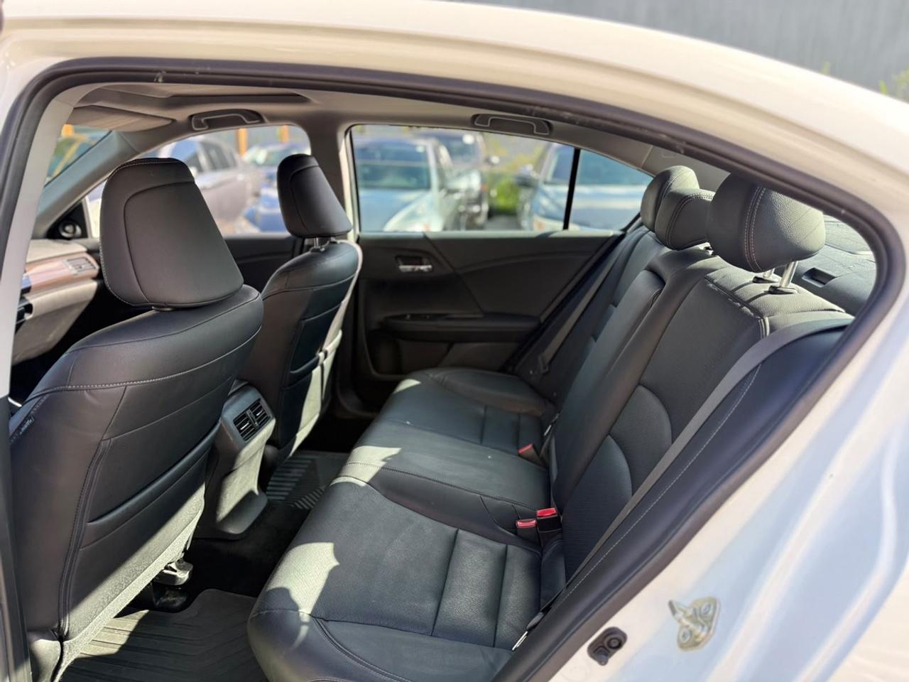2017 Honda Accord Touring Photo