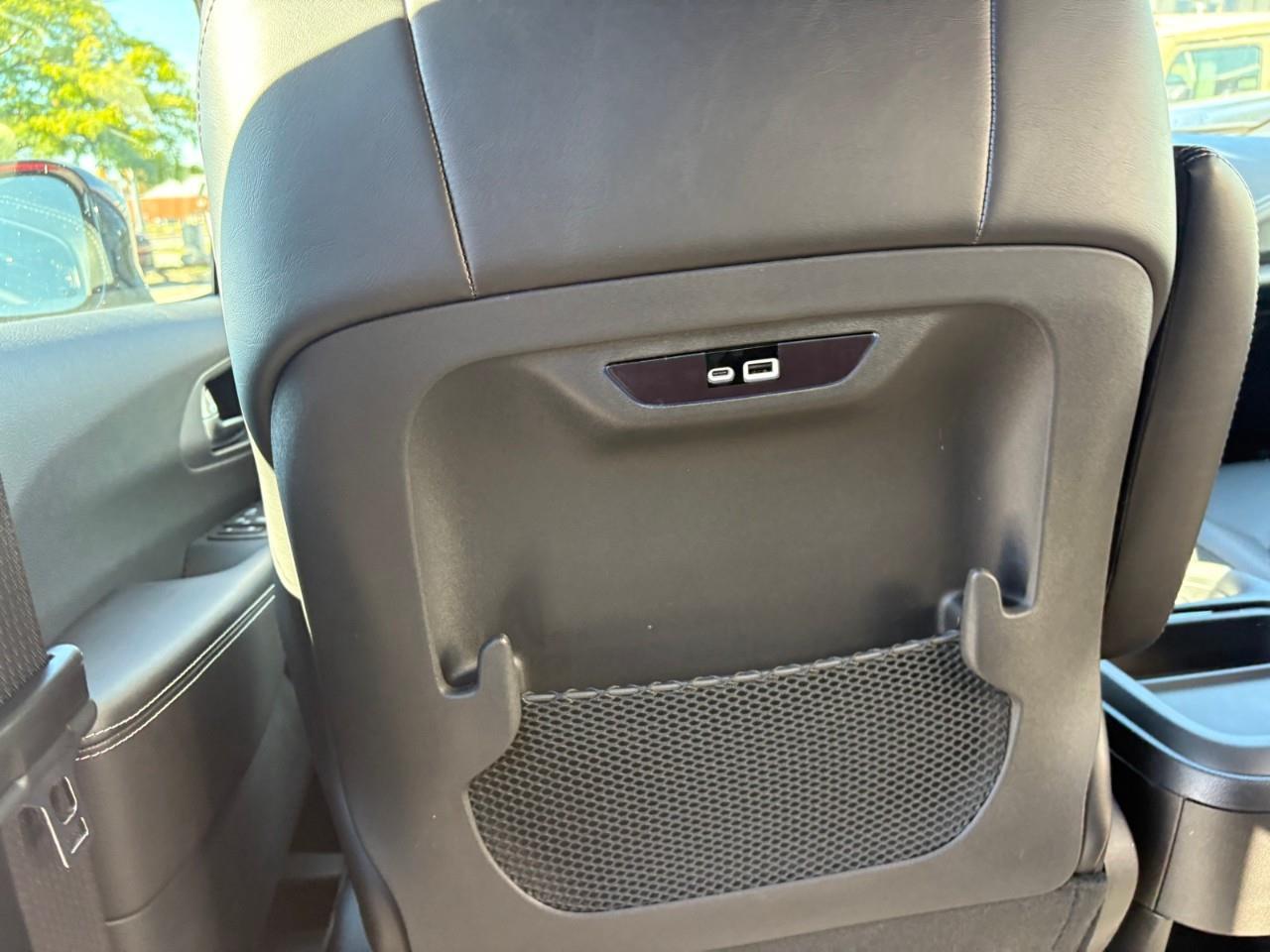 2027 Chrysler Pacifica Select Front-Wheel Drive Passenger Van Photo