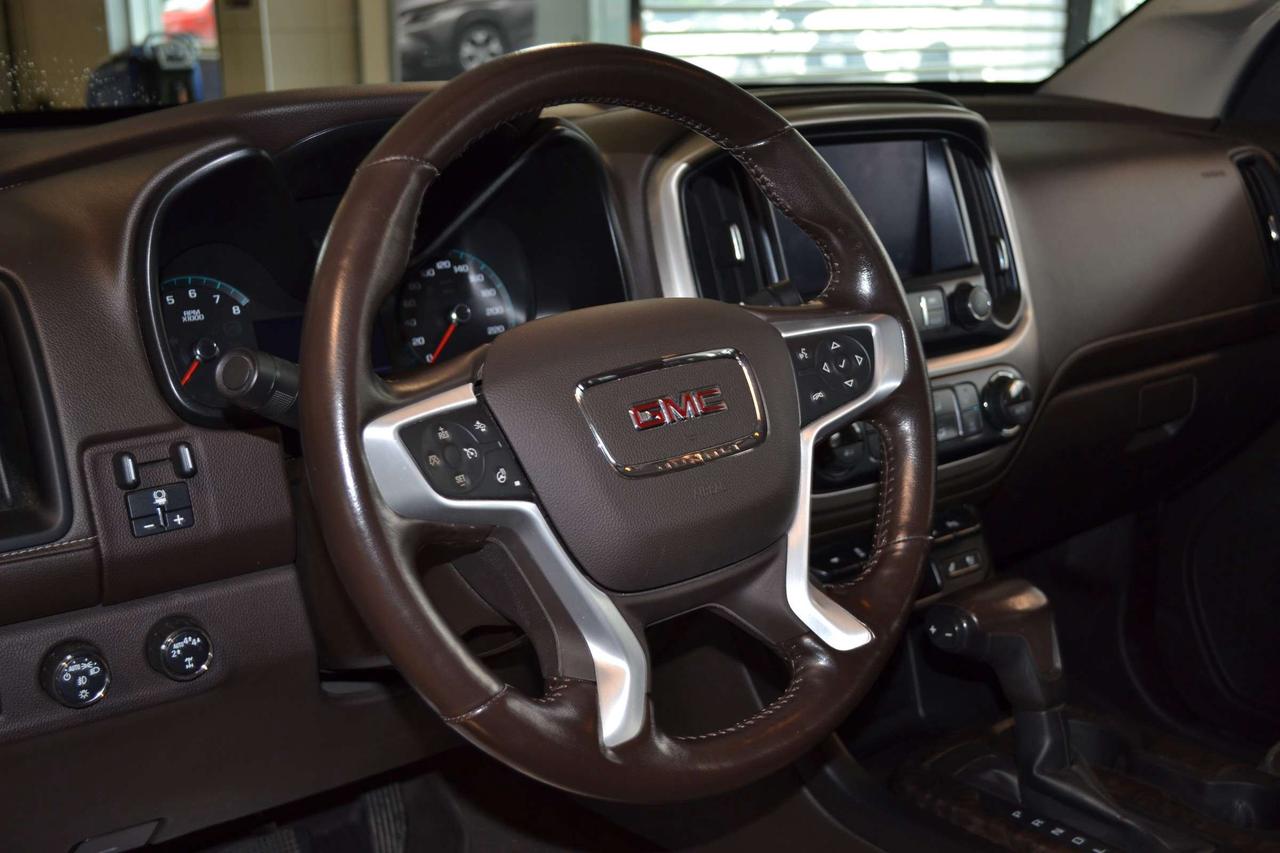 2021 GMC Canyon Denali Photo3