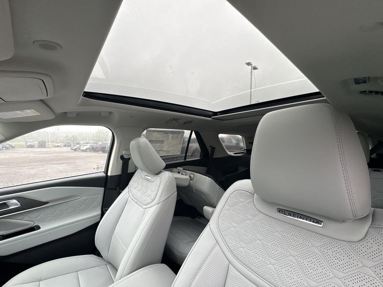 2026 Ford Explorer Platinum Photo