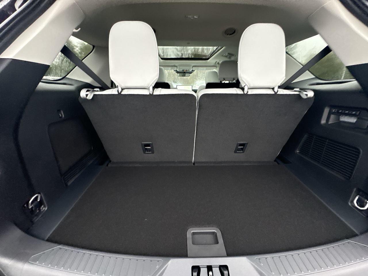 2026 Ford Explorer Platinum Photo