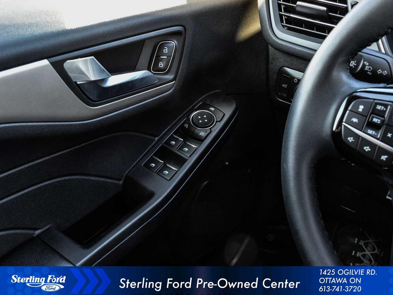 2022 Ford Escape SEL Photo