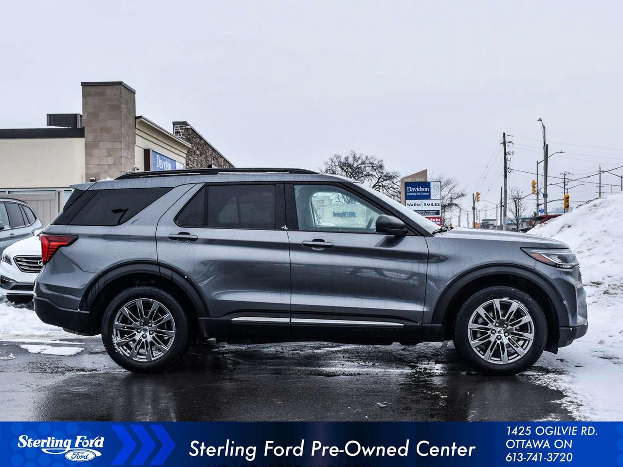 2025 Ford Explorer Active Photo