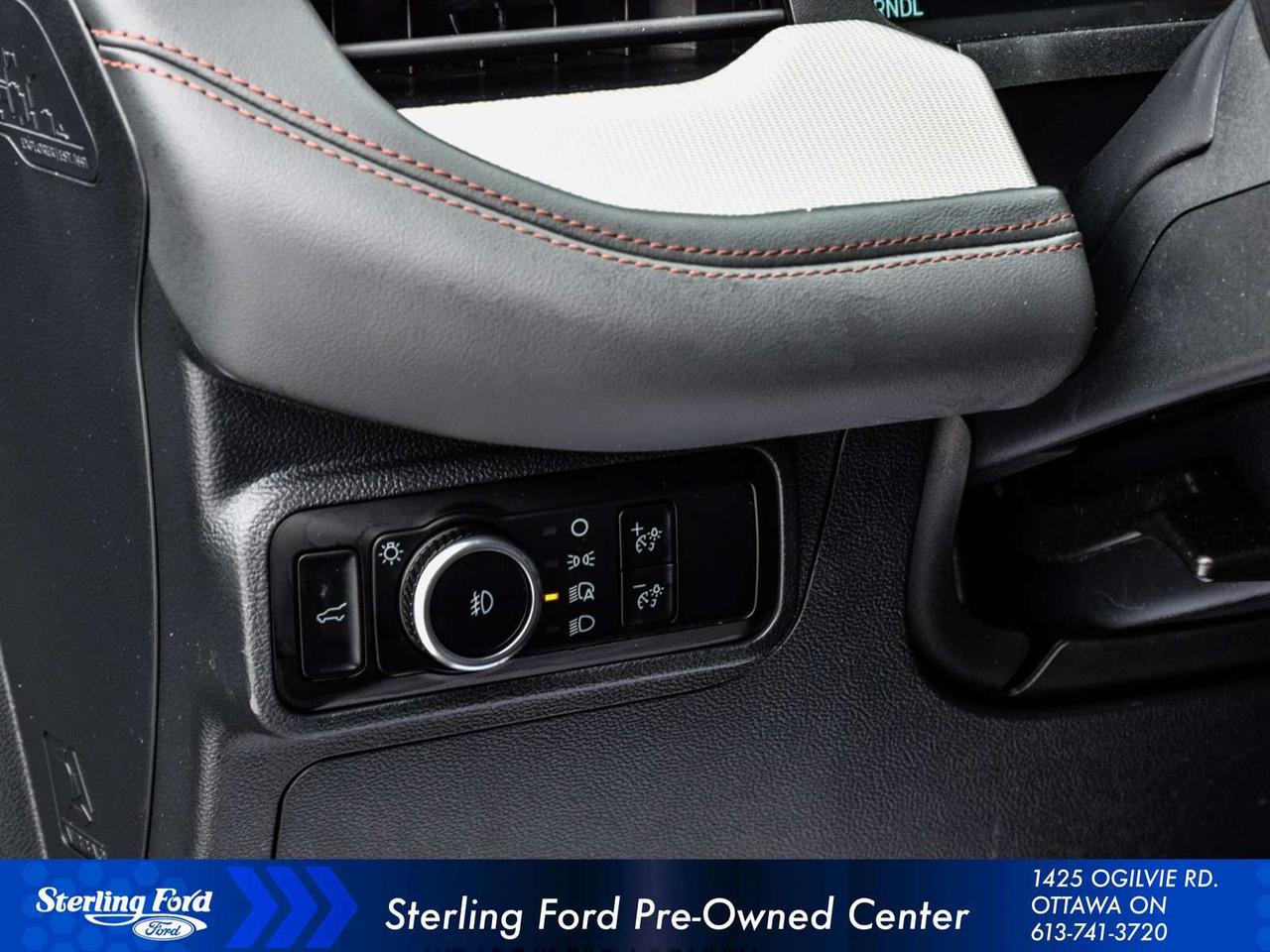 2025 Ford Explorer Active Photo