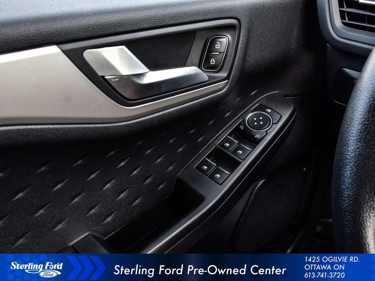 2020 Ford Escape SE Photo