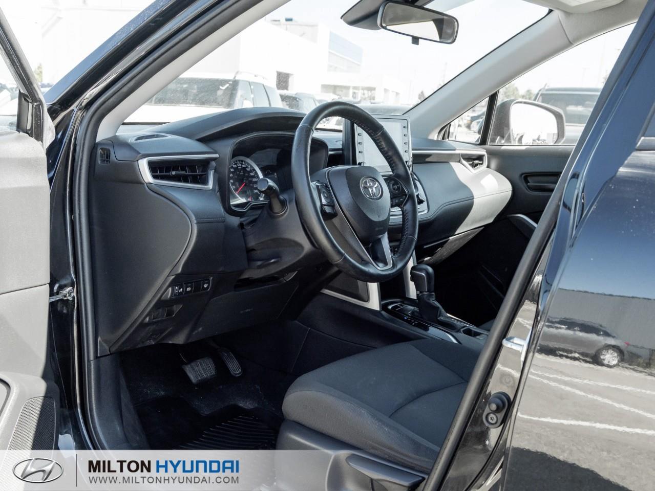 2022 Toyota Corolla Cross LE 4dr All-Wheel Drive Photo