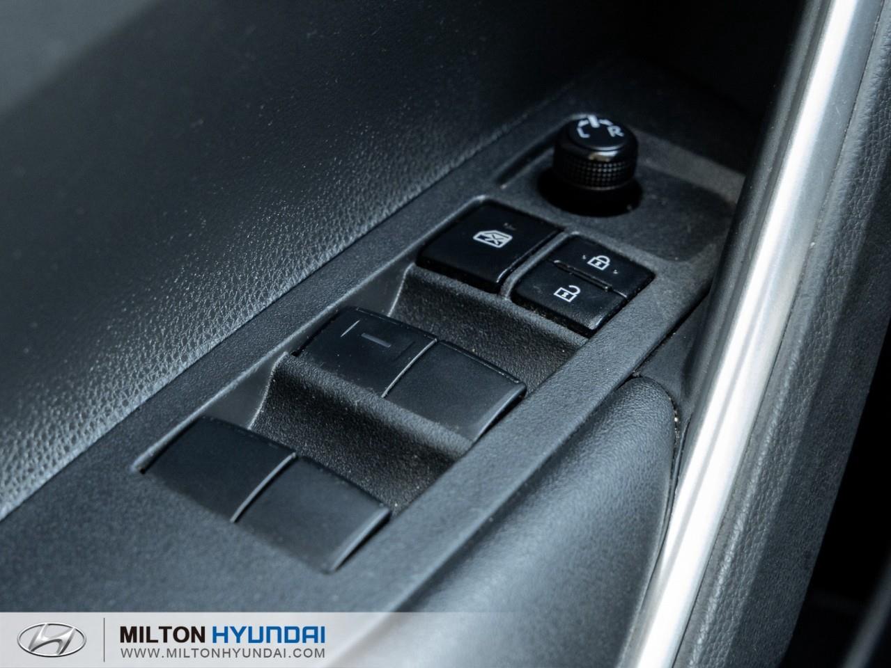 2022 Toyota Corolla Cross LE 4dr All-Wheel Drive Photo