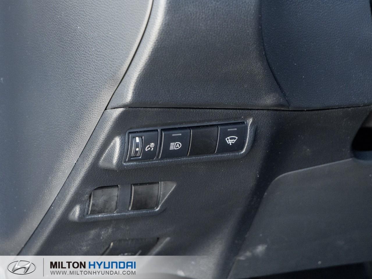 2022 Toyota Corolla Cross LE 4dr All-Wheel Drive Photo
