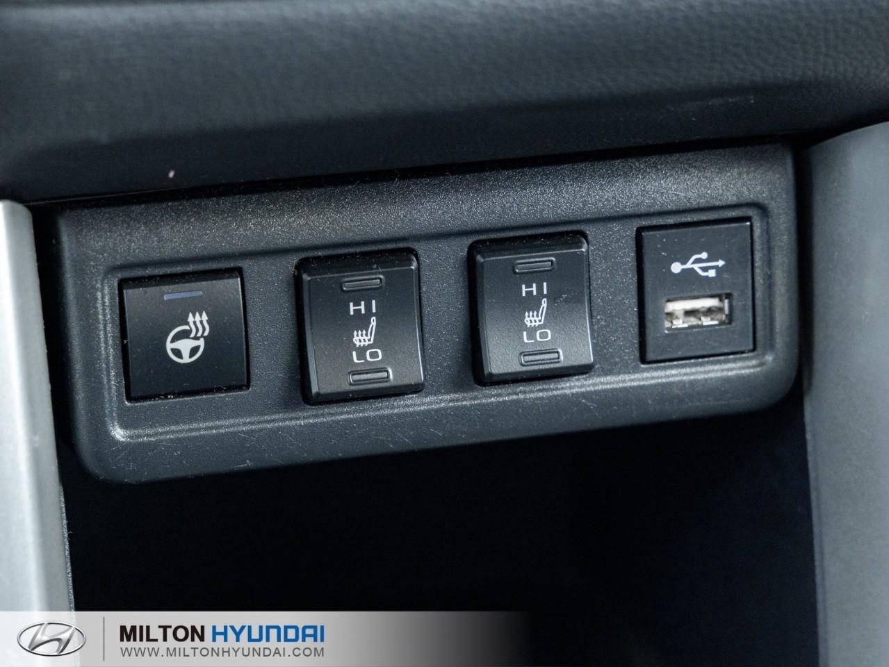 2022 Toyota Corolla Cross LE 4dr All-Wheel Drive Photo