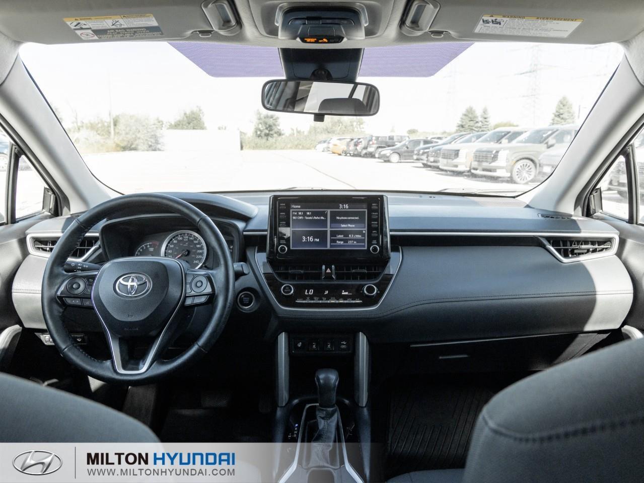 2022 Toyota Corolla Cross LE 4dr All-Wheel Drive Photo
