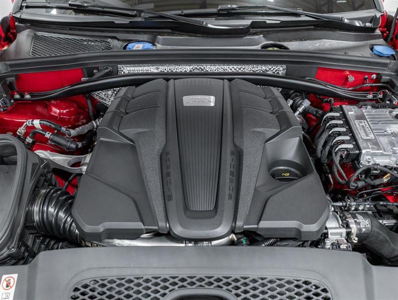 2026 Porsche Macan  Photo