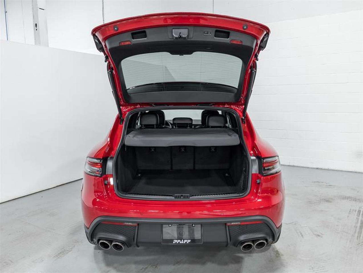 2026 Porsche Macan  Photo