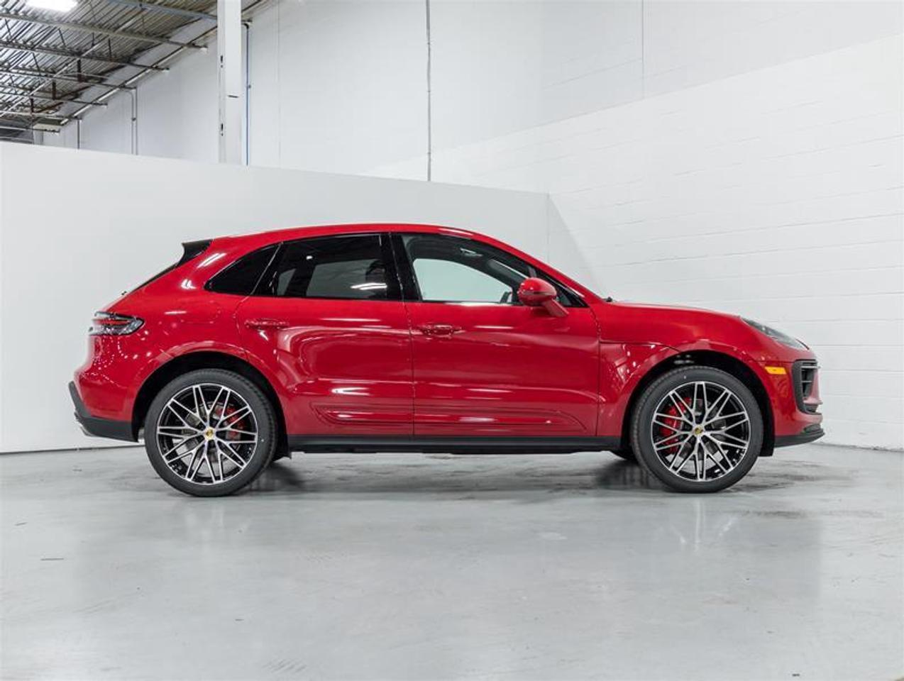 2026 Porsche Macan  Photo