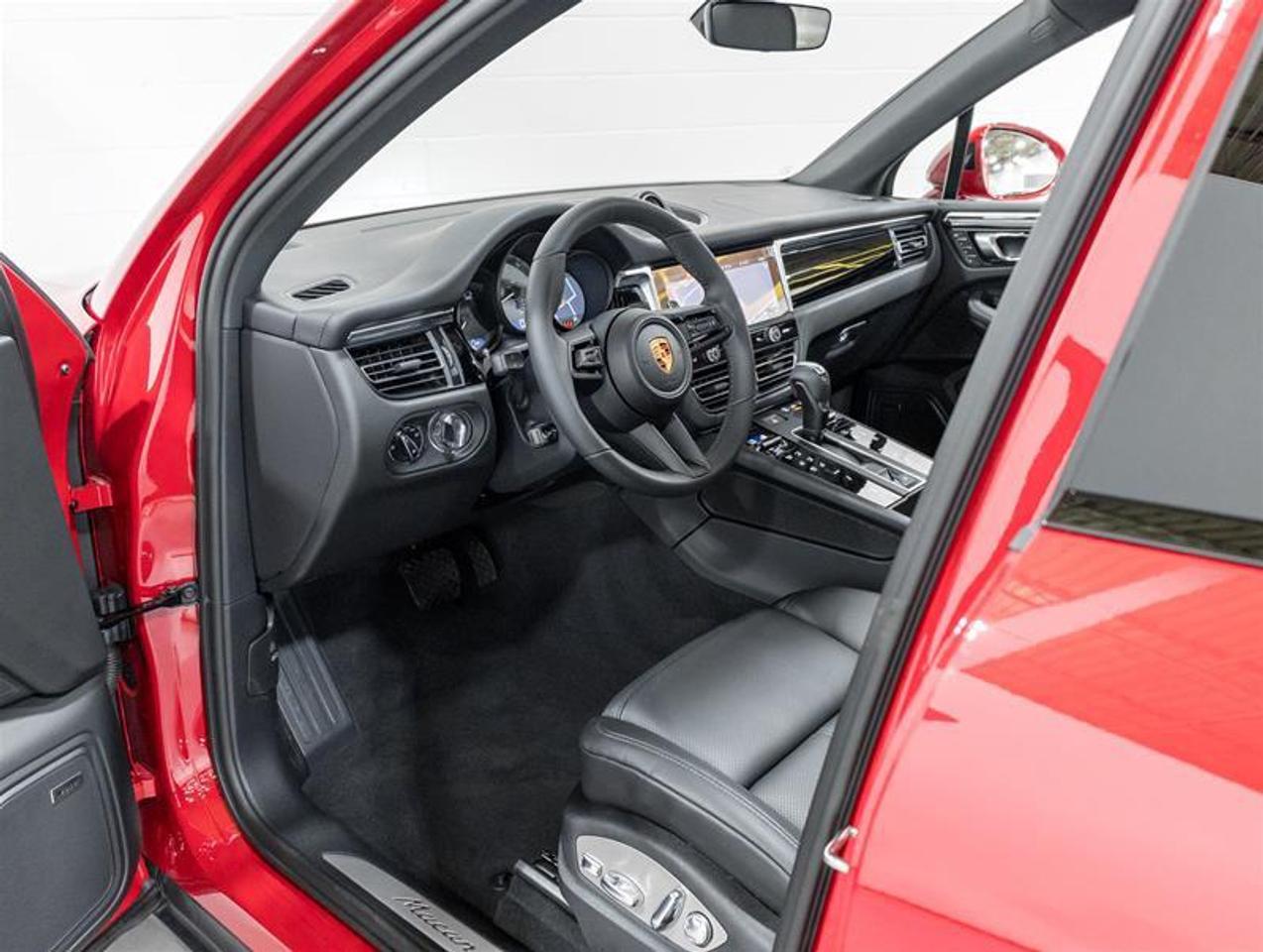 2026 Porsche Macan  Photo
