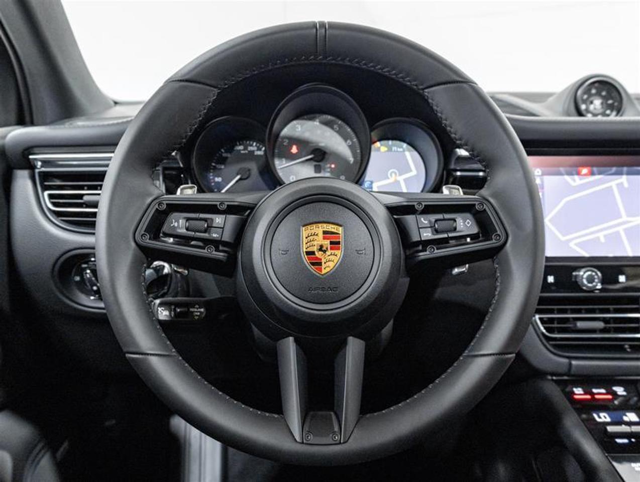 2026 Porsche Macan  Photo
