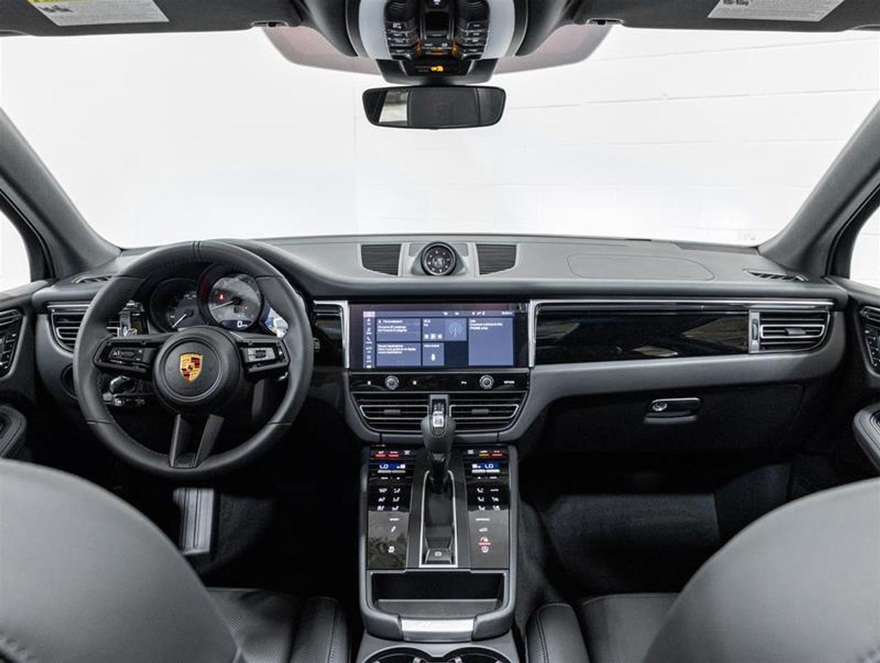2026 Porsche Macan  Photo