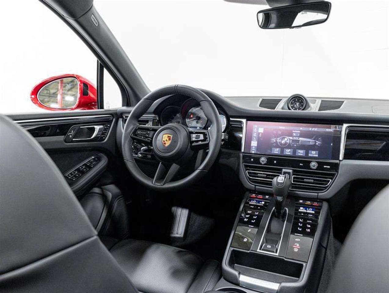 2026 Porsche Macan  Photo