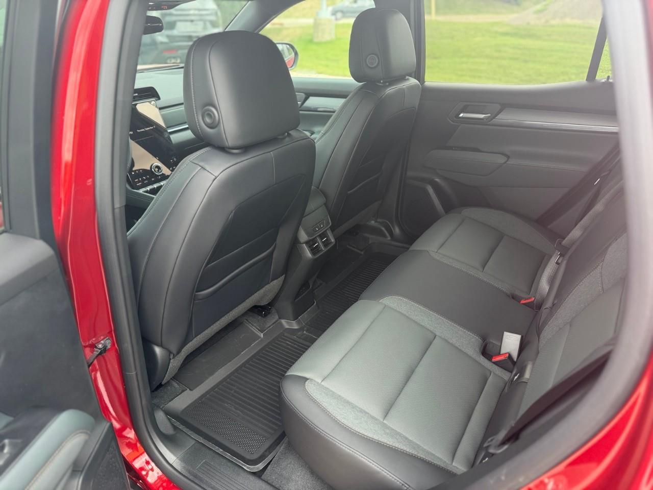 2027 GMC Terrain AT4 4dr All-Wheel Drive Photo