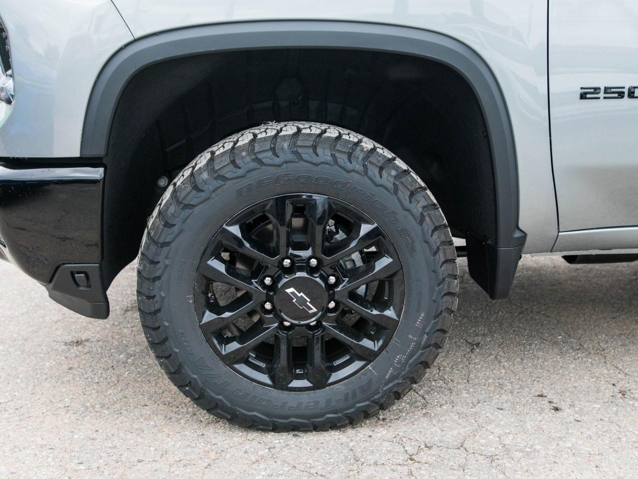 2026 Chevrolet SILVERADO 2500HD 4WD Crew Cab Standard Box LT Photo
