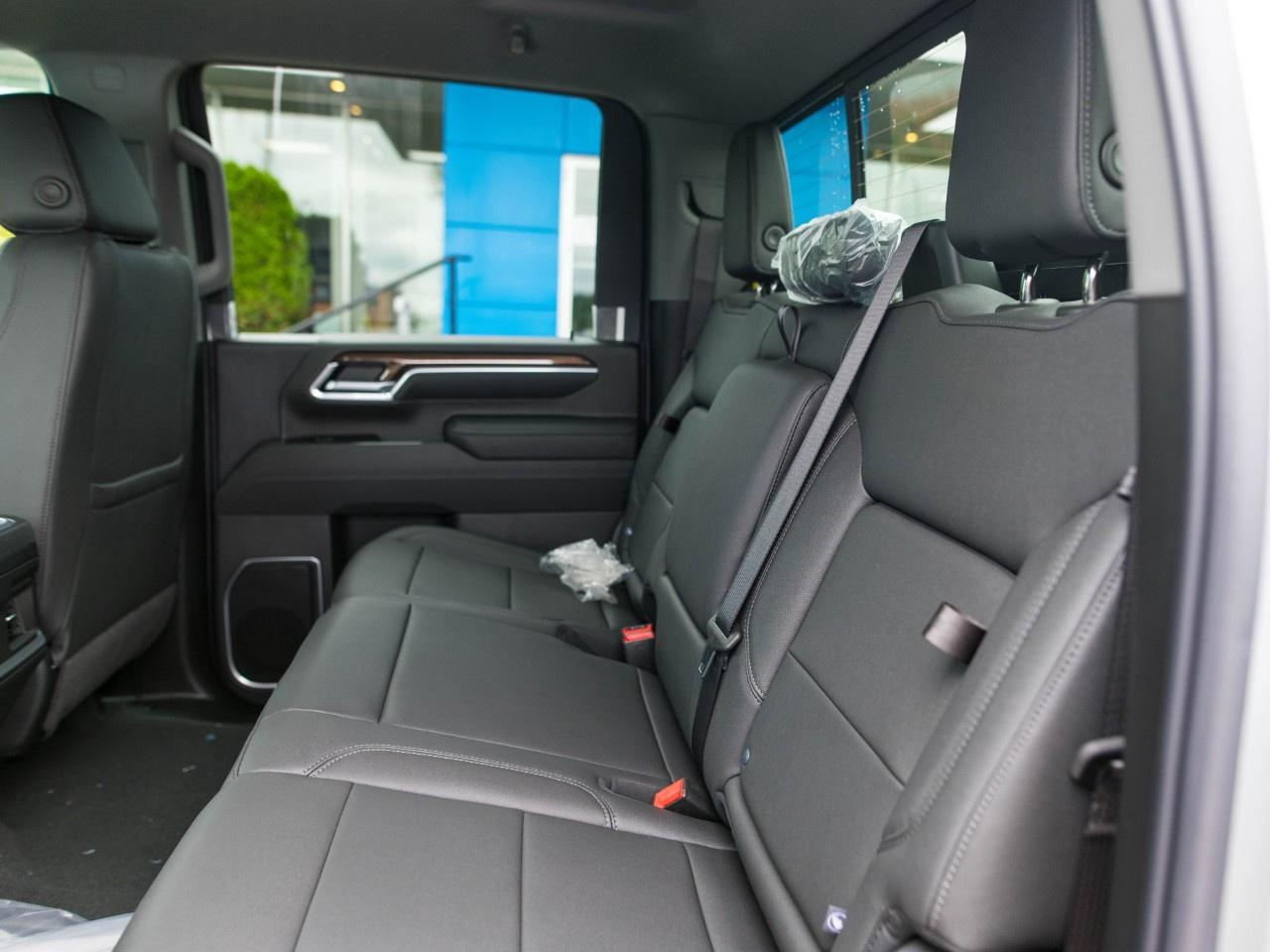 2026 Chevrolet SILVERADO 2500HD 4WD Crew Cab Standard Box LT Photo