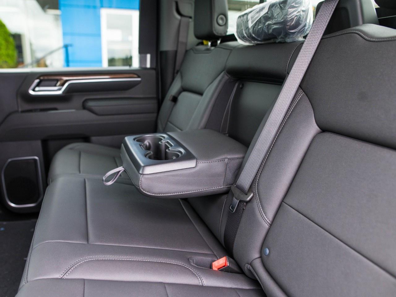 2026 Chevrolet SILVERADO 2500HD 4WD Crew Cab Standard Box LT Photo