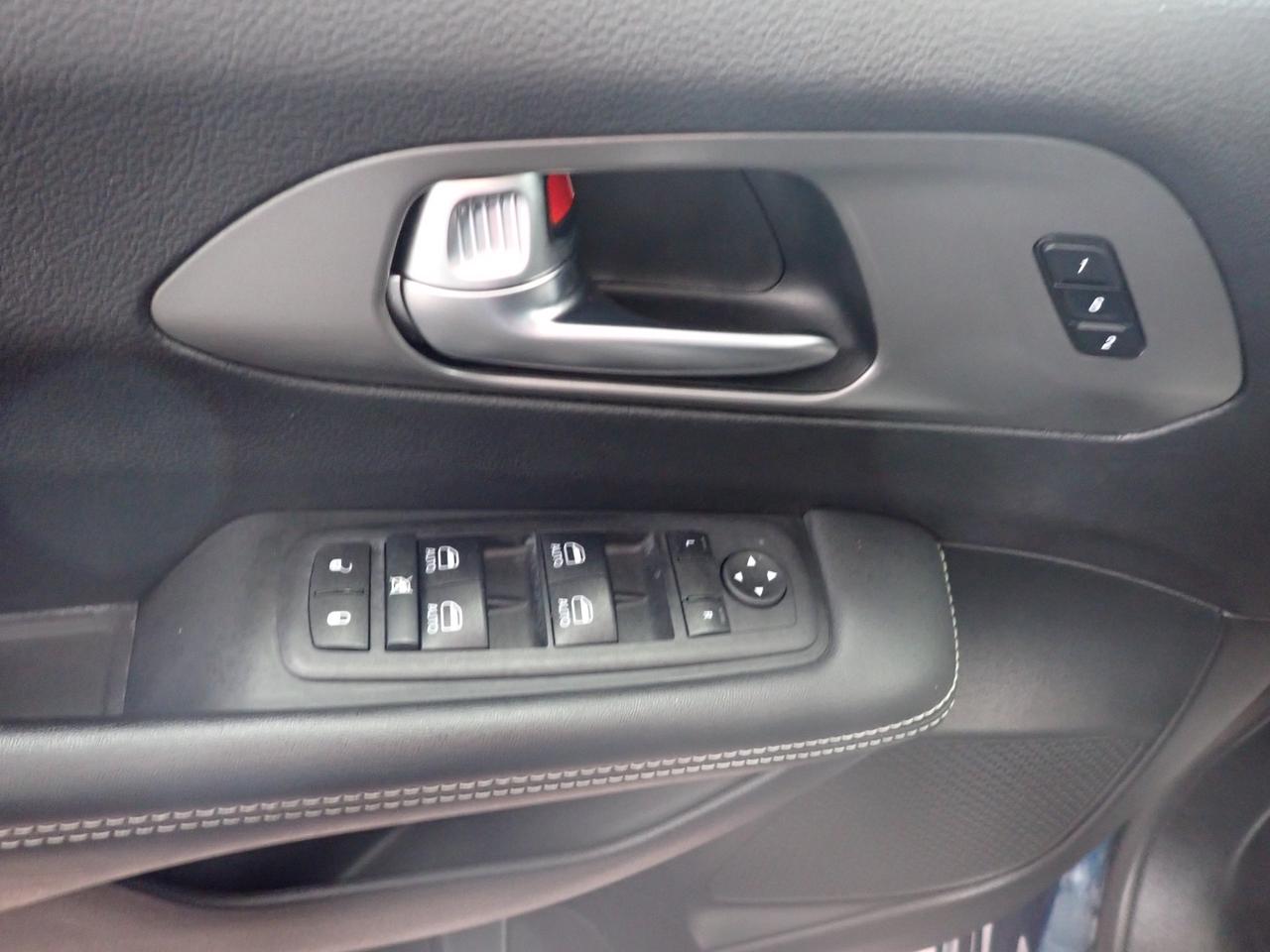 2025 Chrysler Pacifica Hybrid Select 2WD *HYBRID* LEATHER Photo