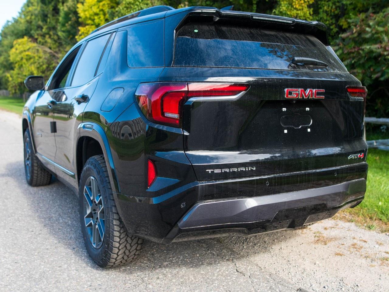 2027 GMC Terrain AWD AT4 Photo