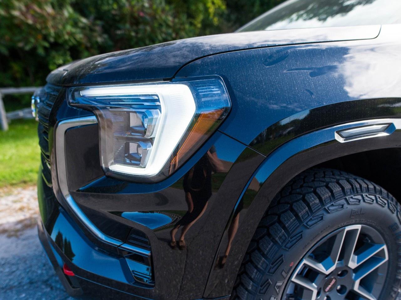 2027 GMC Terrain AWD AT4 Photo