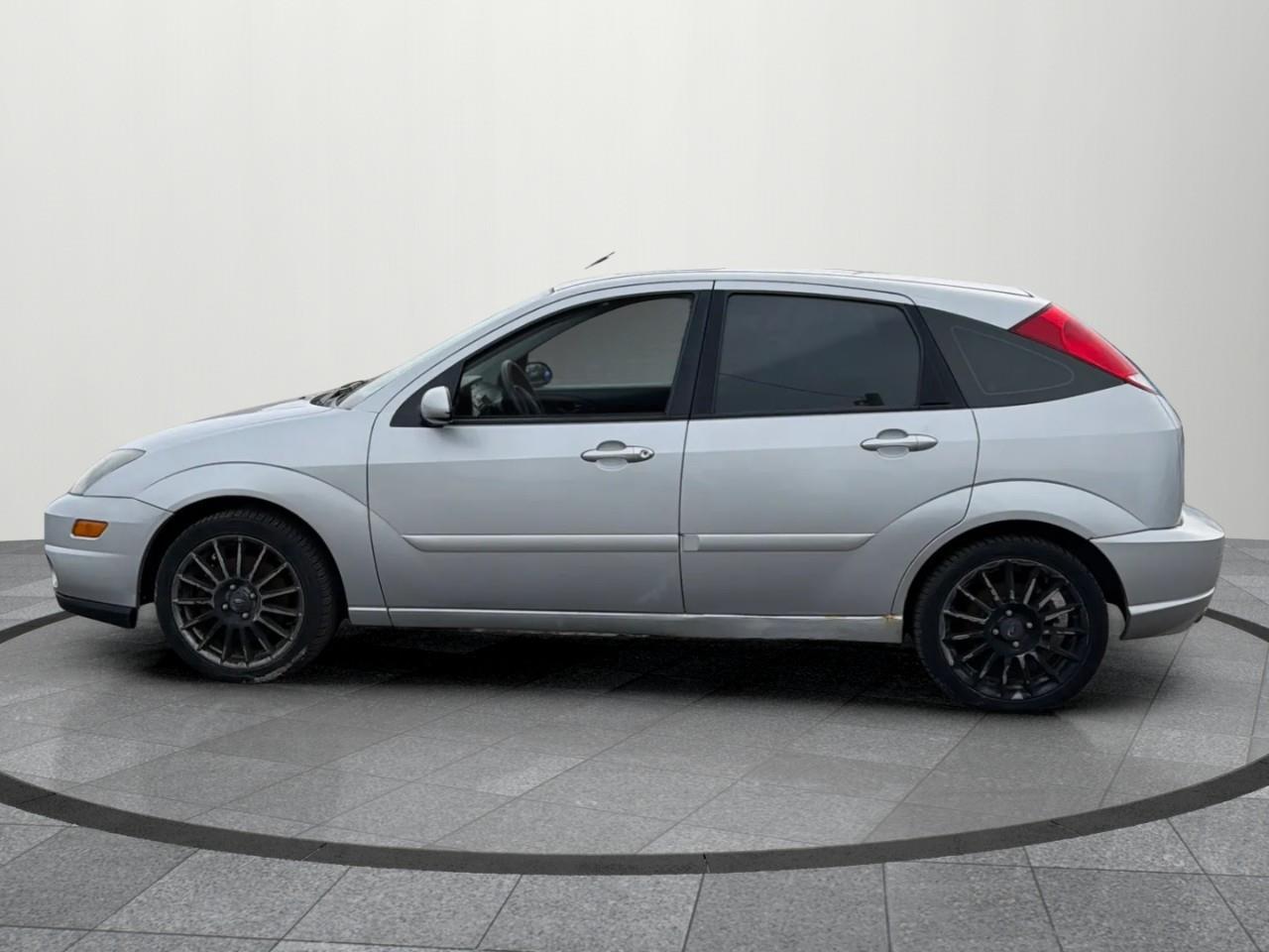 2003 Ford Focus SVT 4dr SVT Hatchback Photo5