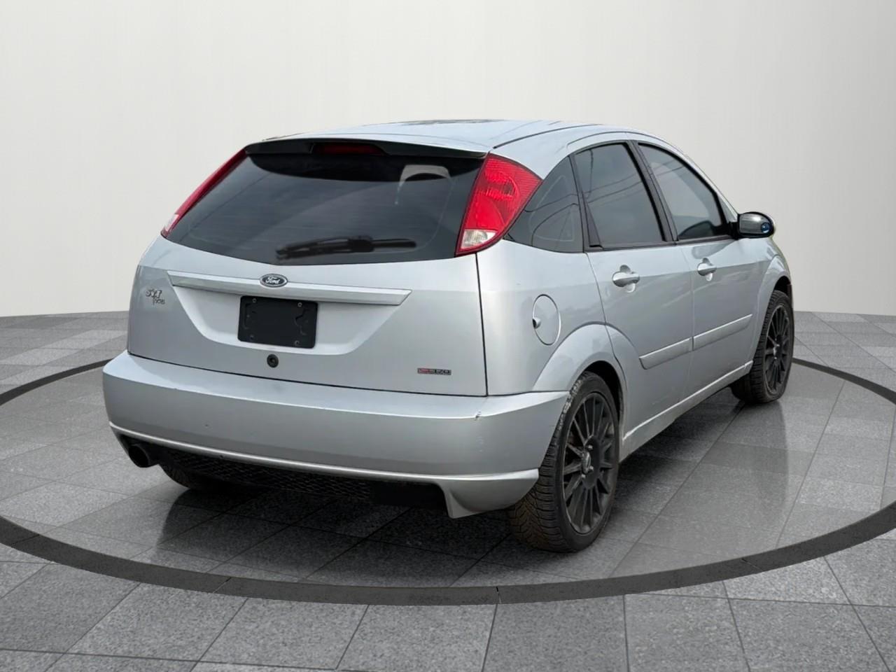 2003 Ford Focus SVT 4dr SVT Hatchback Photo