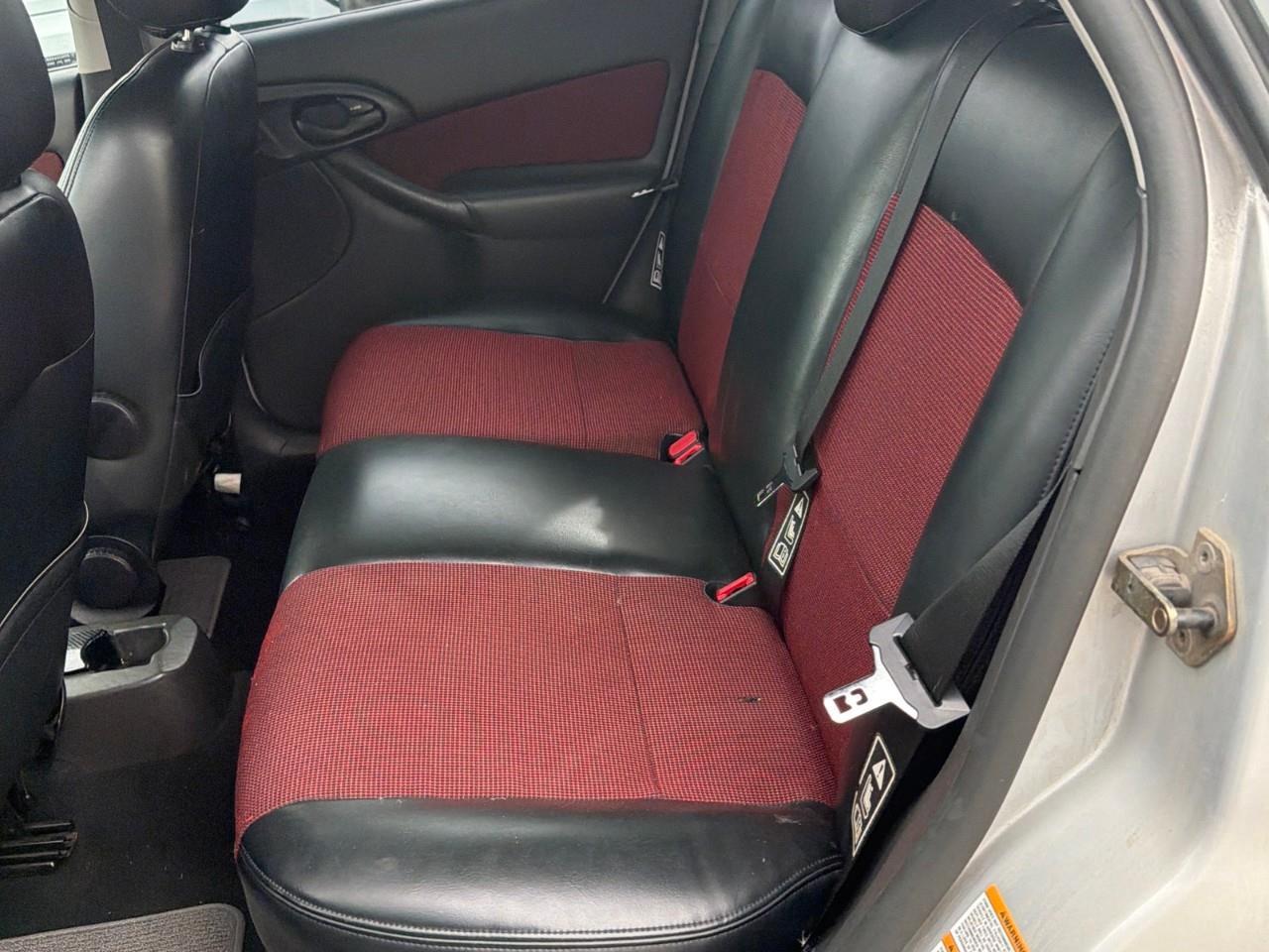 2003 Ford Focus SVT 4dr SVT Hatchback Photo