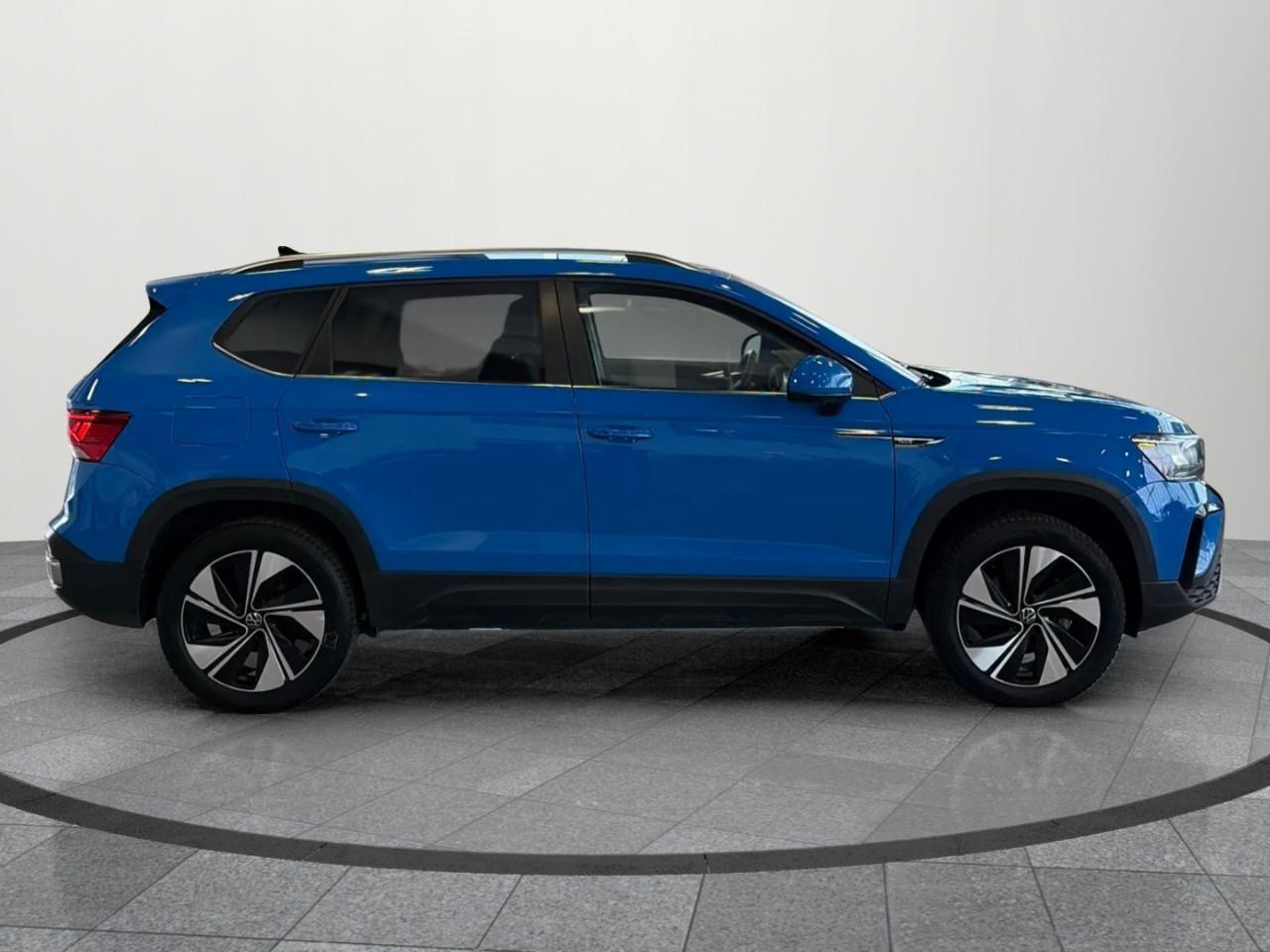 2024 Volkswagen Taos Comfortline 4dr All-Wheel Drive 4MOTION Photo