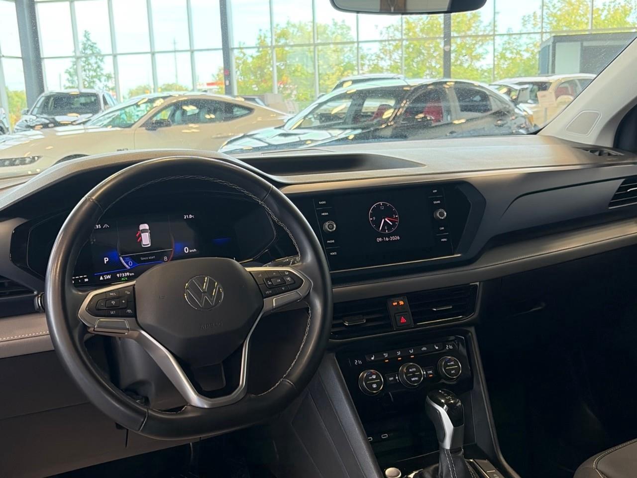 2024 Volkswagen Taos Comfortline 4dr All-Wheel Drive 4MOTION Photo