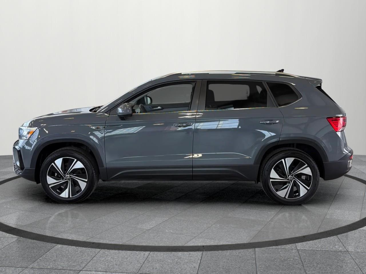 2024 Volkswagen Taos Comfortline 4dr All-Wheel Drive 4MOTION Photo2