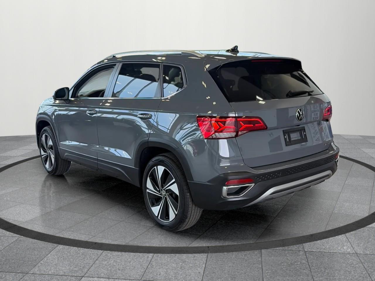 2024 Volkswagen Taos Comfortline 4dr All-Wheel Drive 4MOTION Photo