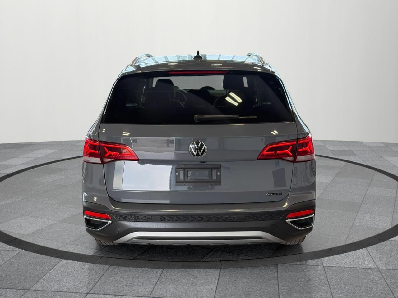 2024 Volkswagen Taos Comfortline 4dr All-Wheel Drive 4MOTION Photo4