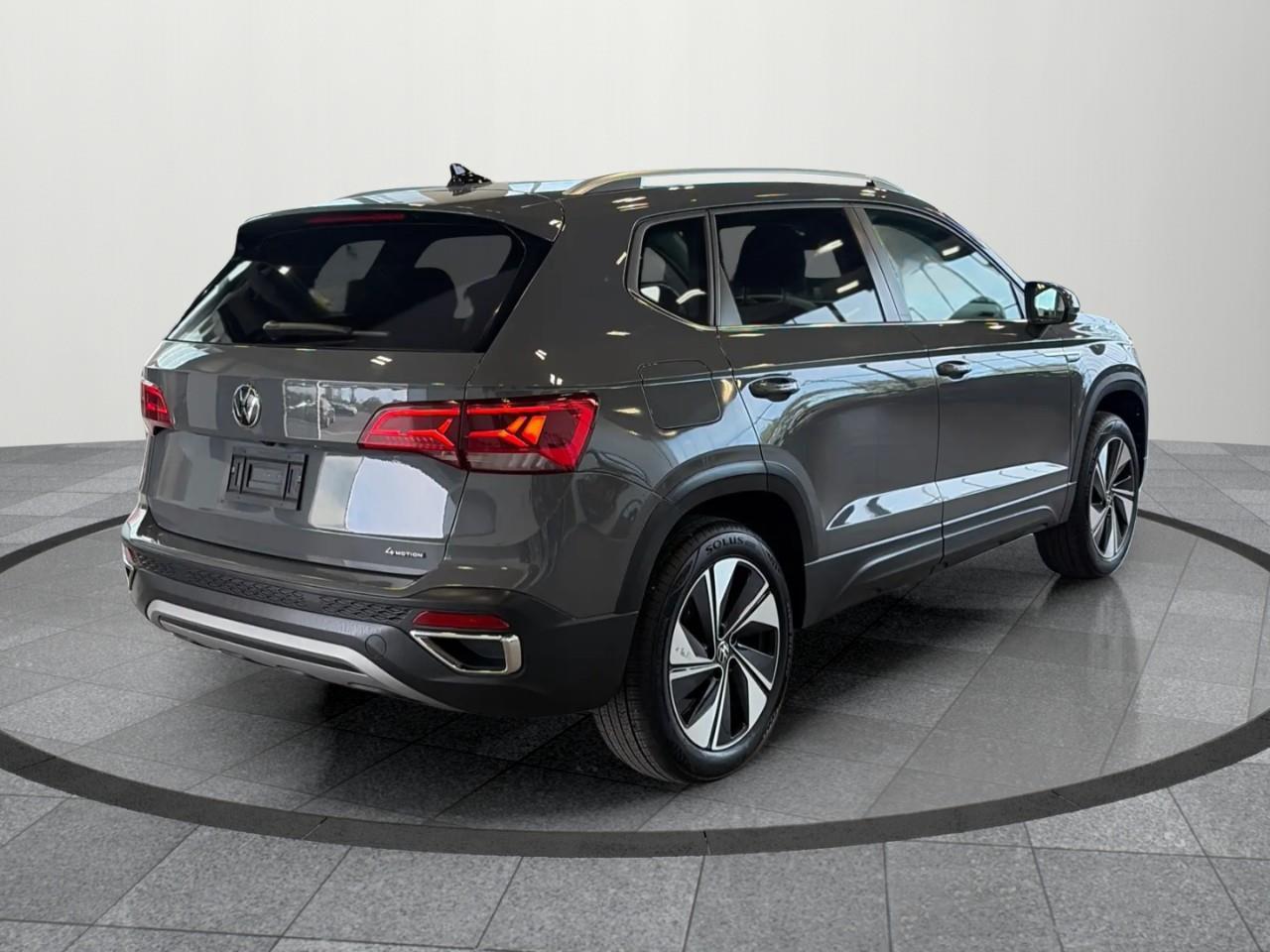 2024 Volkswagen Taos Comfortline 4dr All-Wheel Drive 4MOTION Photo