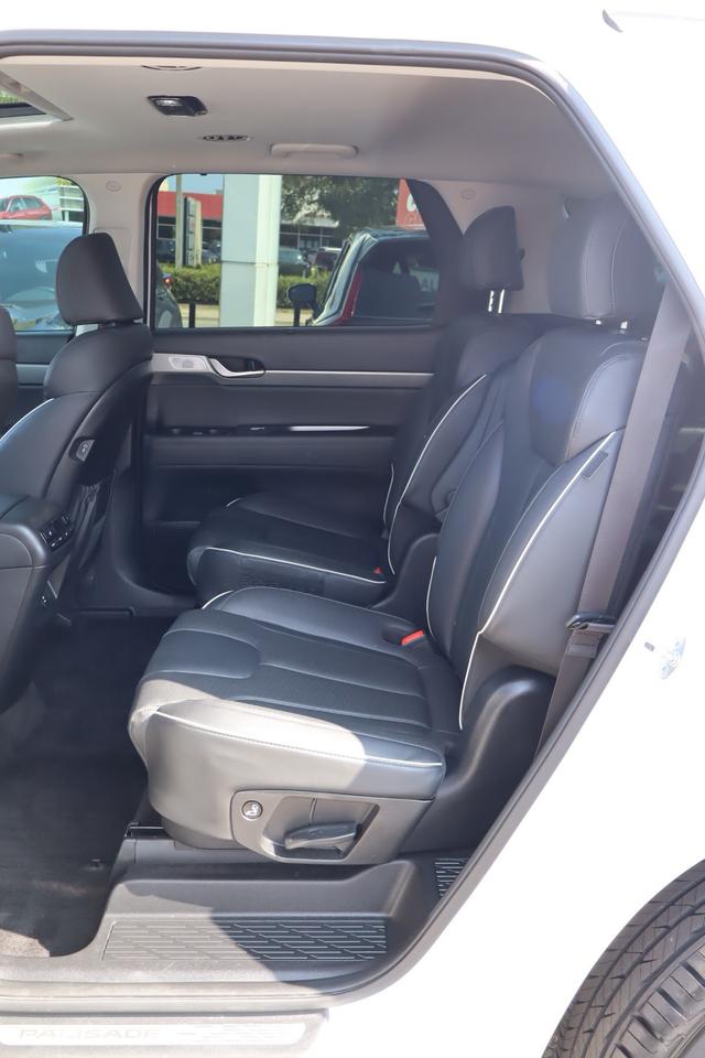 2024 Hyundai PALISADE Urban 7 Passenger 4dr All-Wheel Drive Photo