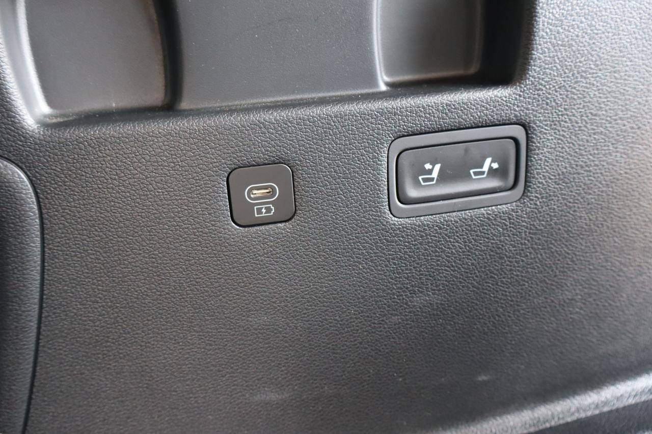 2024 Hyundai PALISADE Urban 7 Passenger 4dr All-Wheel Drive Photo